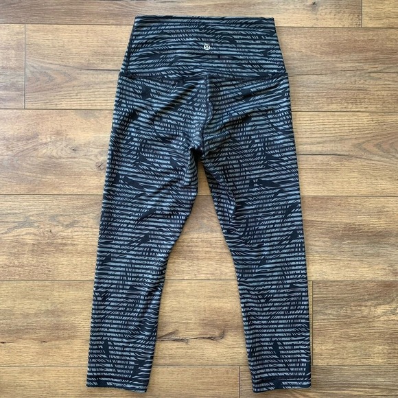 Lululemon Wunder Under Feather Crop II Full-On Luon Roll Down Black 24" Pants - Picture 3 of 8